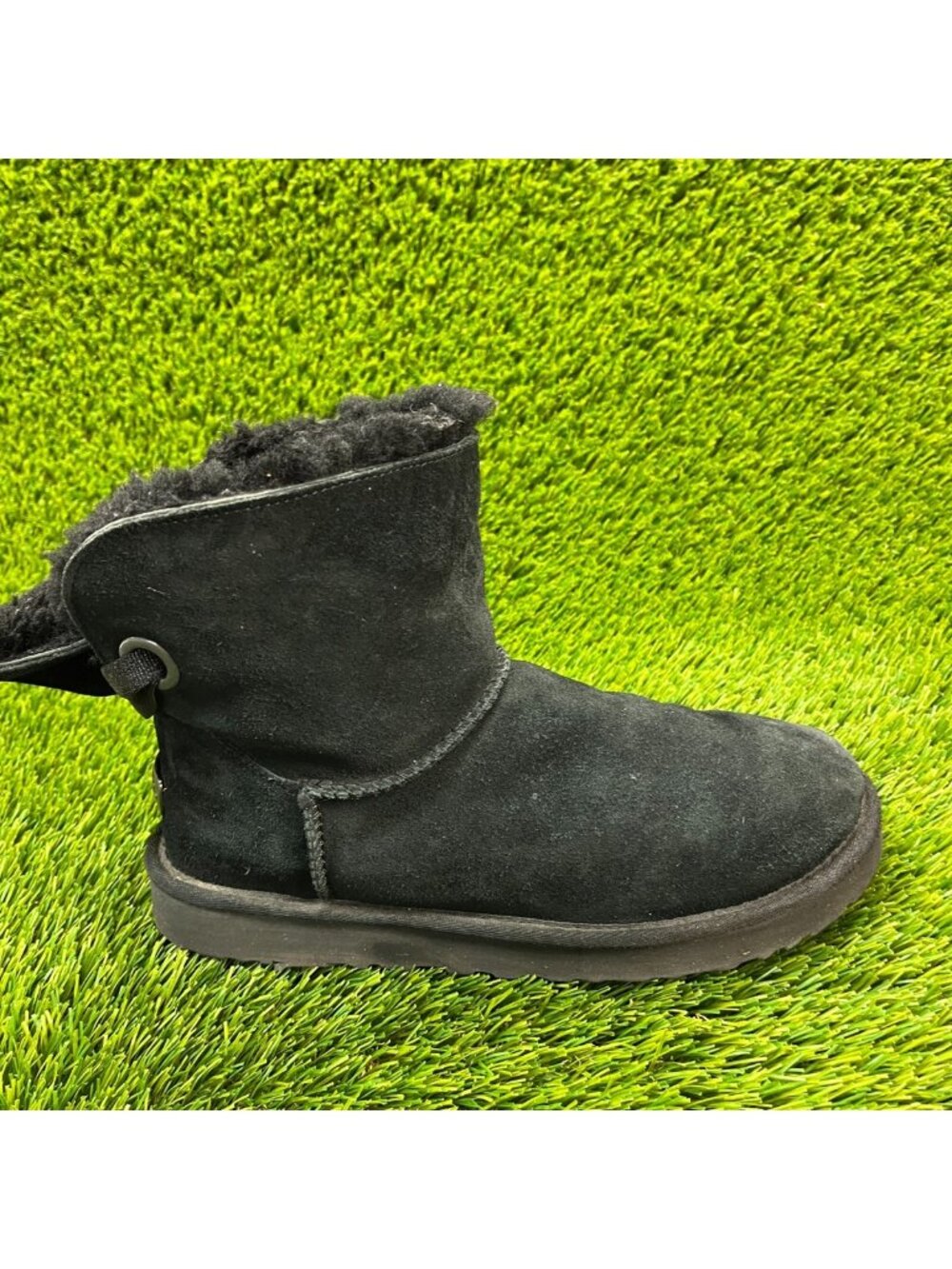 Ugg Mini Bailey Bow Womens Size 8 Black Clasic Outdoor Winter Fur Suede Boots